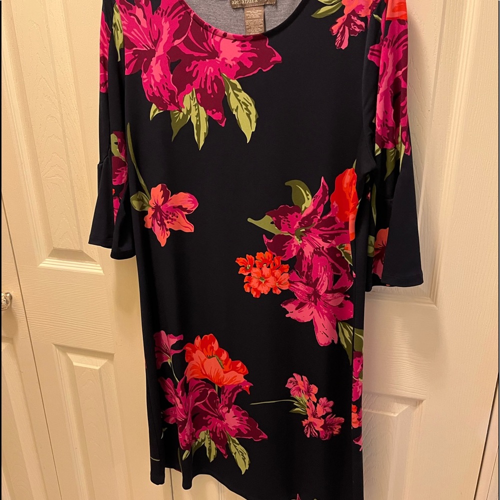 Beautiful flower print dress.